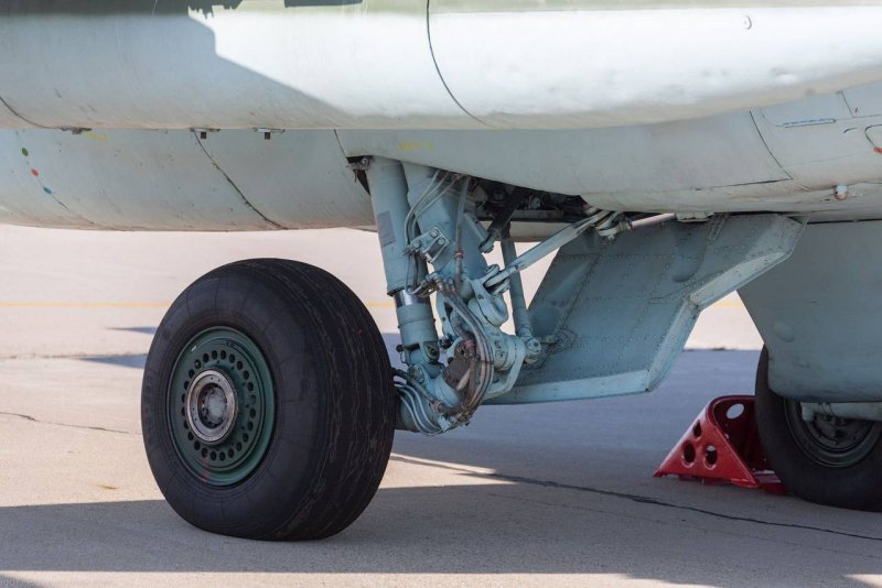 Су-25 стойки шасси