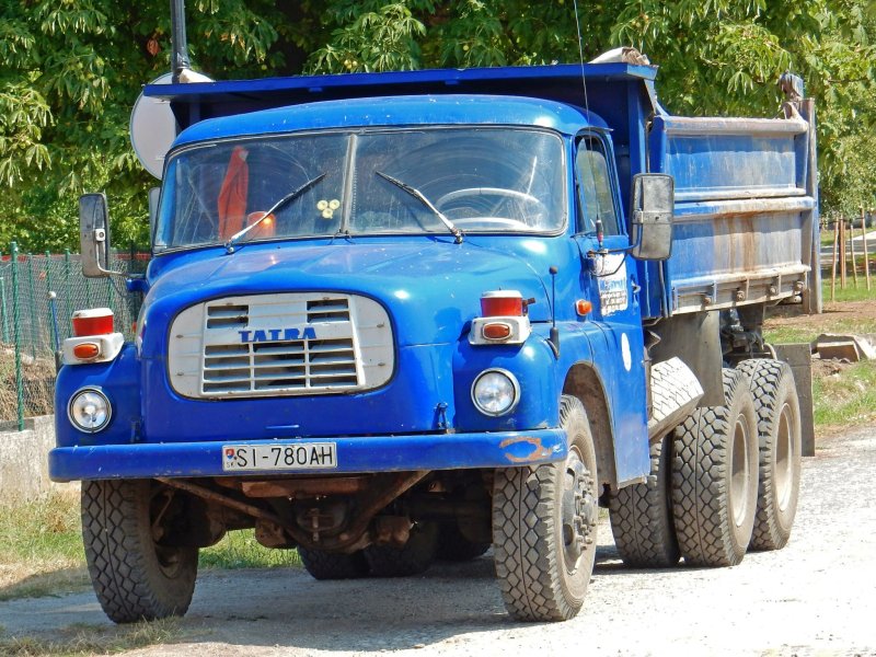 Татра 148 тягач