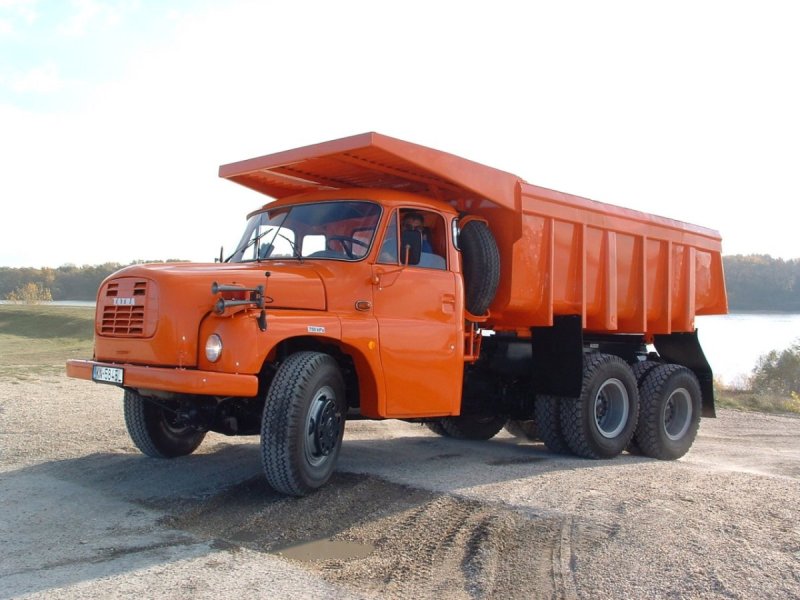 Tatra t148