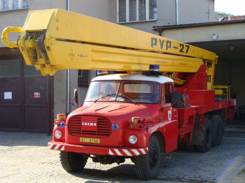 Tatra 148 кран