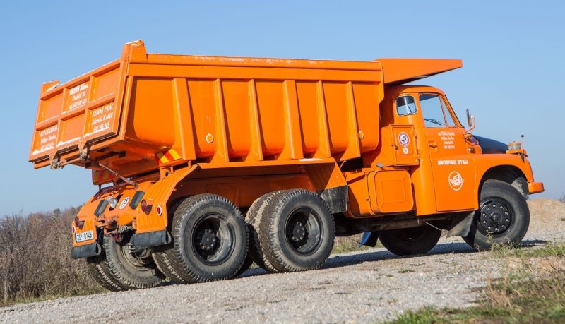Автосамосвал Татра 148