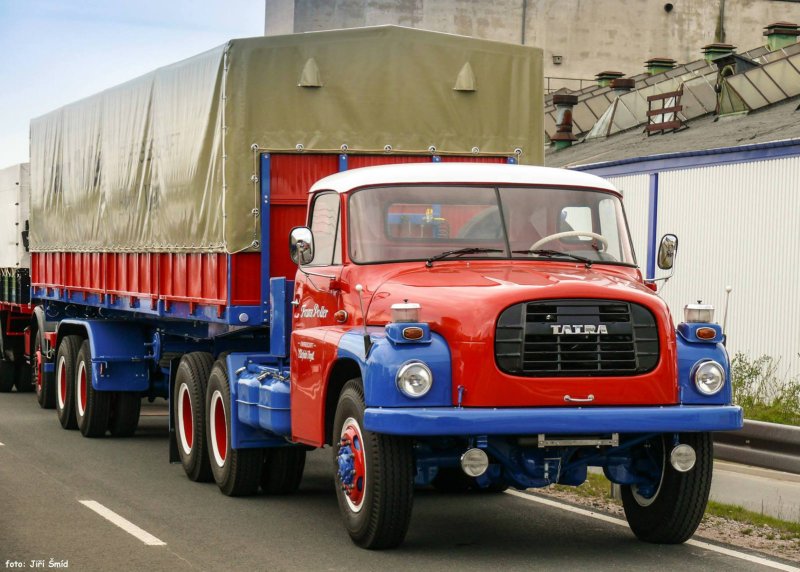 Tatra 148