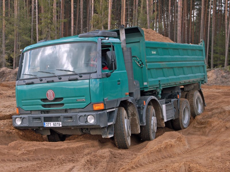 Татра t815