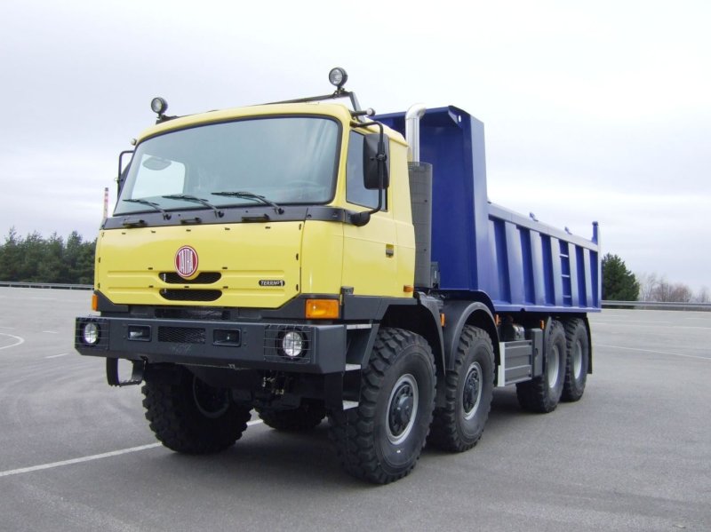 Tatra 8x8 самосвал