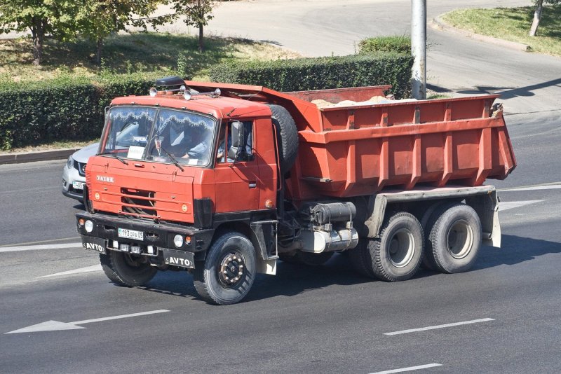 Татра 815 самосвал