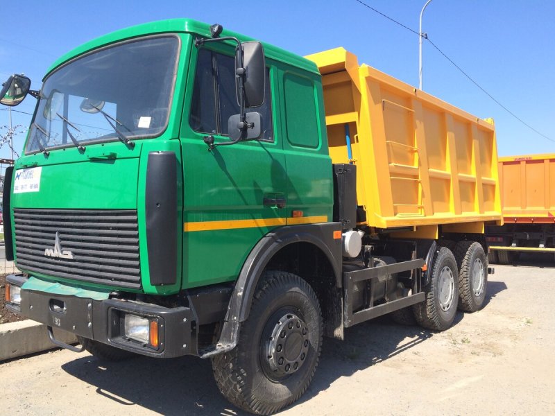 Самосвал МАЗ-5516-30.