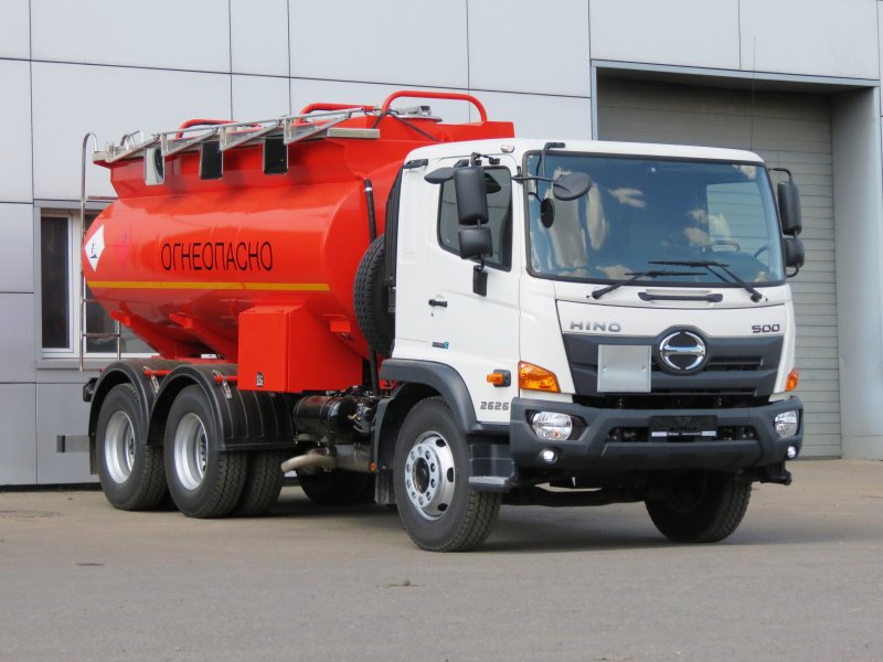 Автоцистерна 567630 Hino 500