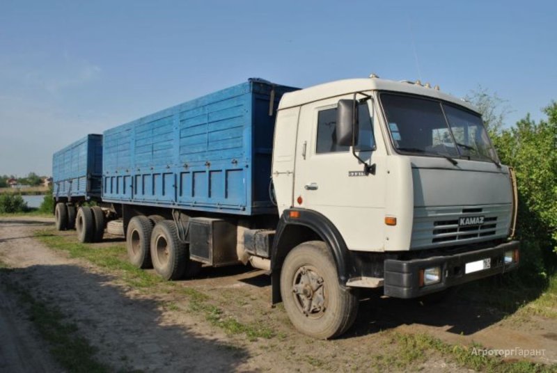 Грузовой КАМАЗ бортовой 53215