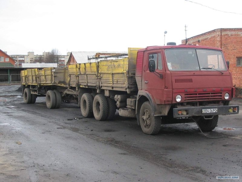 КАМАЗ 5320 бортовой с прицепом