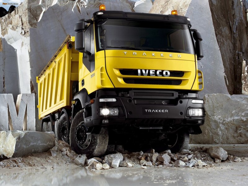 Iveco Trakker 8x4 самосвал