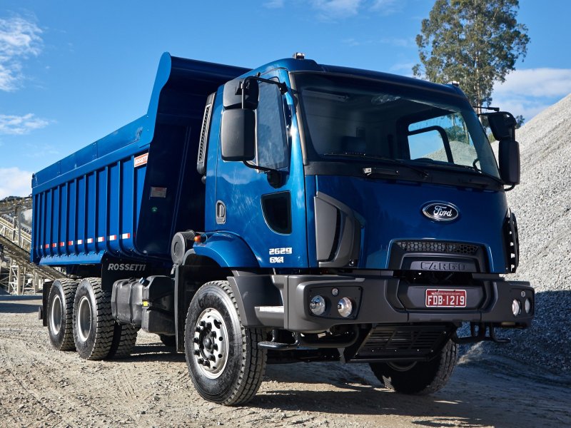 Ford Cargo самосвал