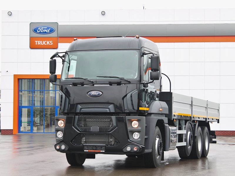Ford Cargo 3233s