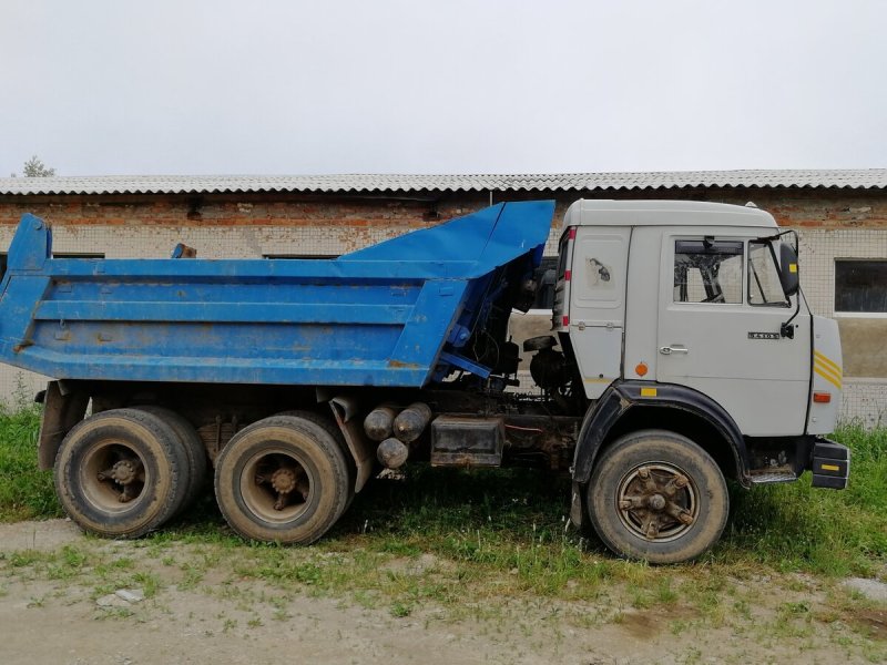 КАМАЗ 5511 самосвал со спальником