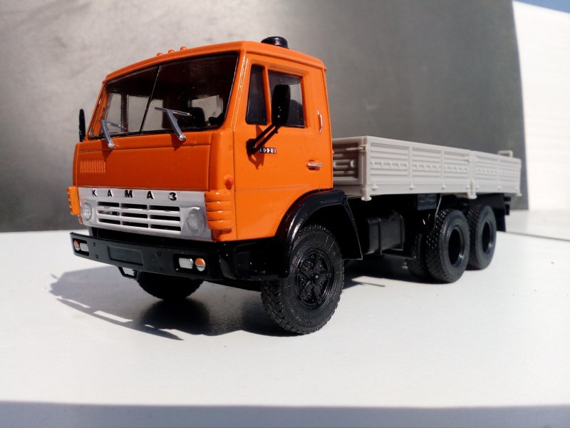 КАМАЗ 54112 модель