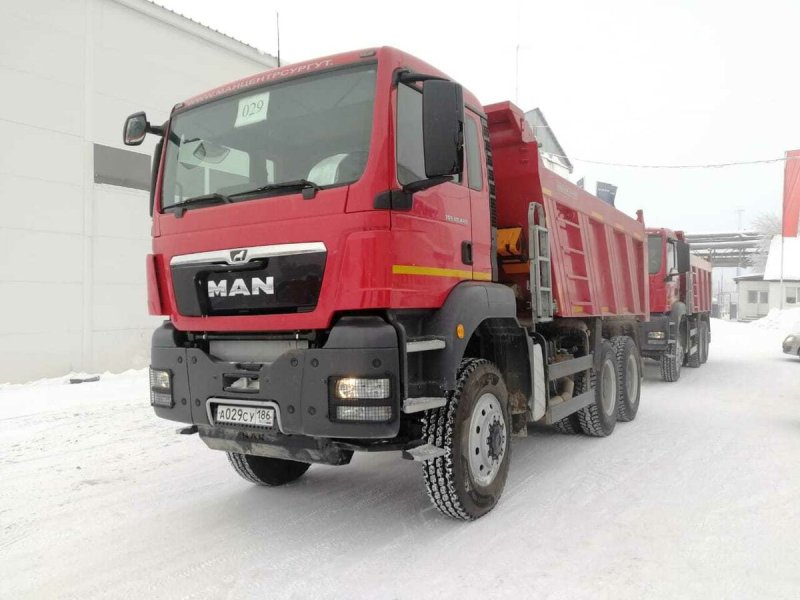 Самосвал man TGS красный