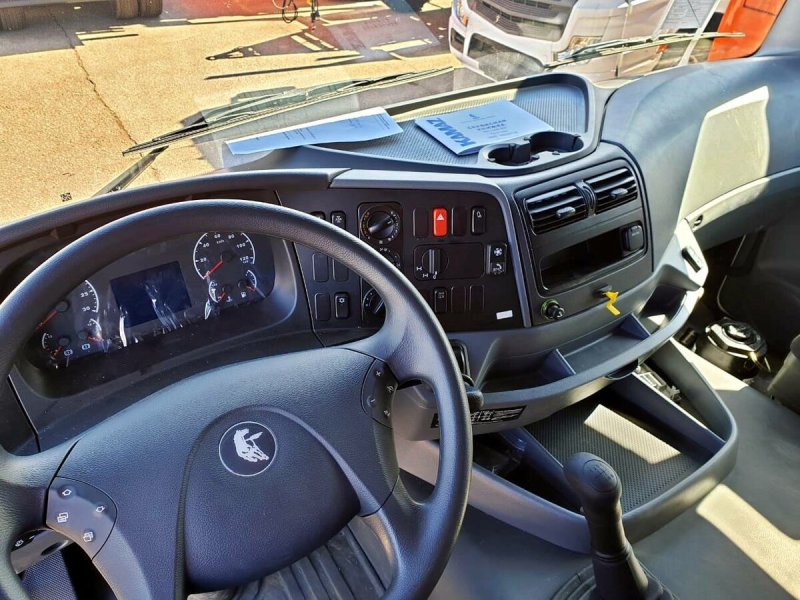 КАМАЗ 65207 салон кабины