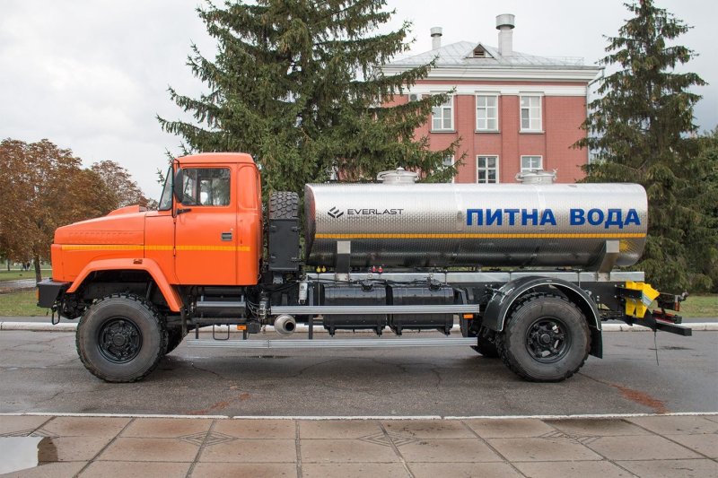 КРАЗ 6505 цистерна желтый