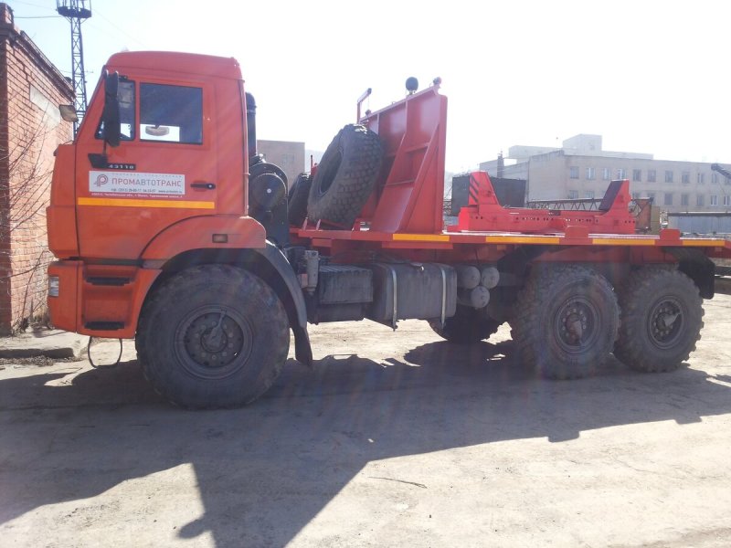 Автомобиль-тягач трубовозный 4679к5 на шасси КАМАЗ 43118-50