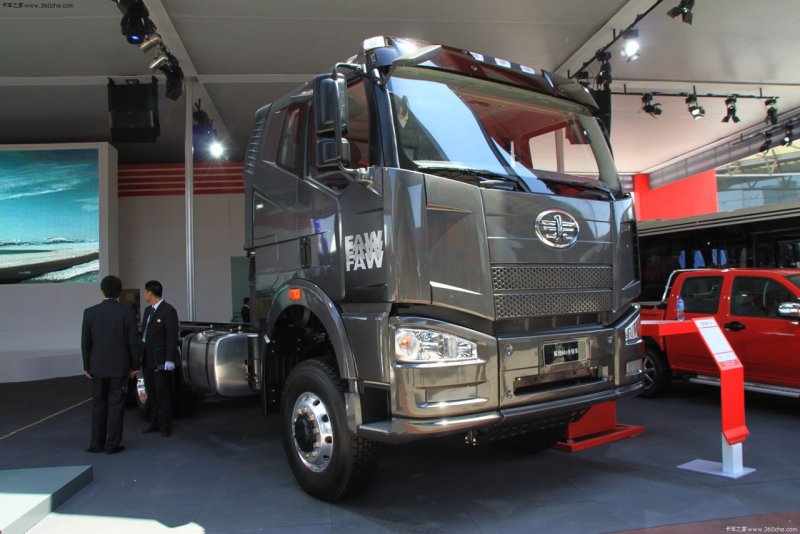 FAW j6 тягач