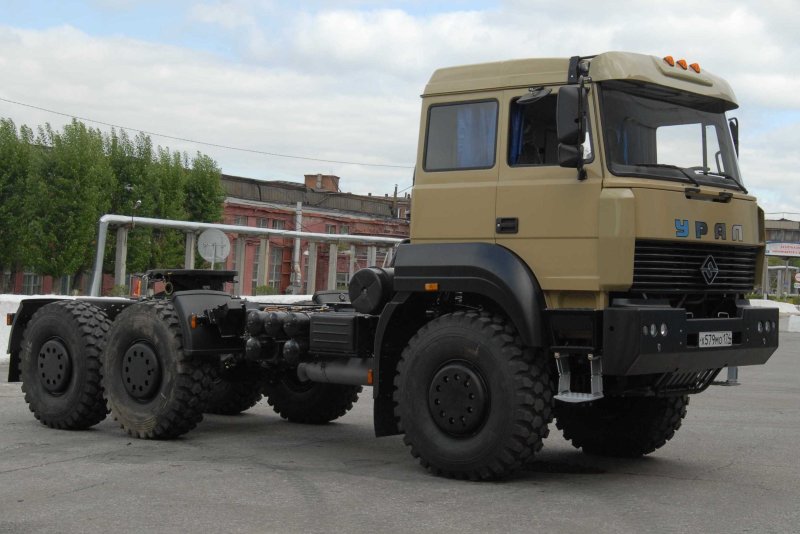 Урал 5323 седельный тягач