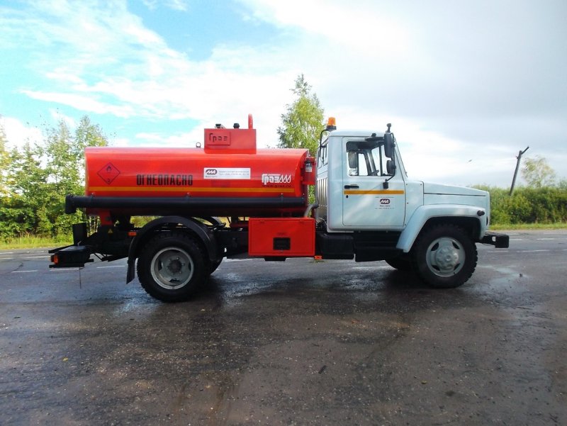 ГАЗ 3309 бензовоз