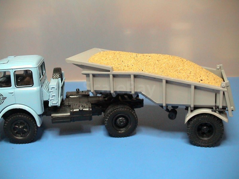 Щебень в кузов 1/43