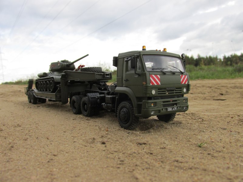 Камский 65225 тягач с полуприцепом ЧМЗАП-5247г