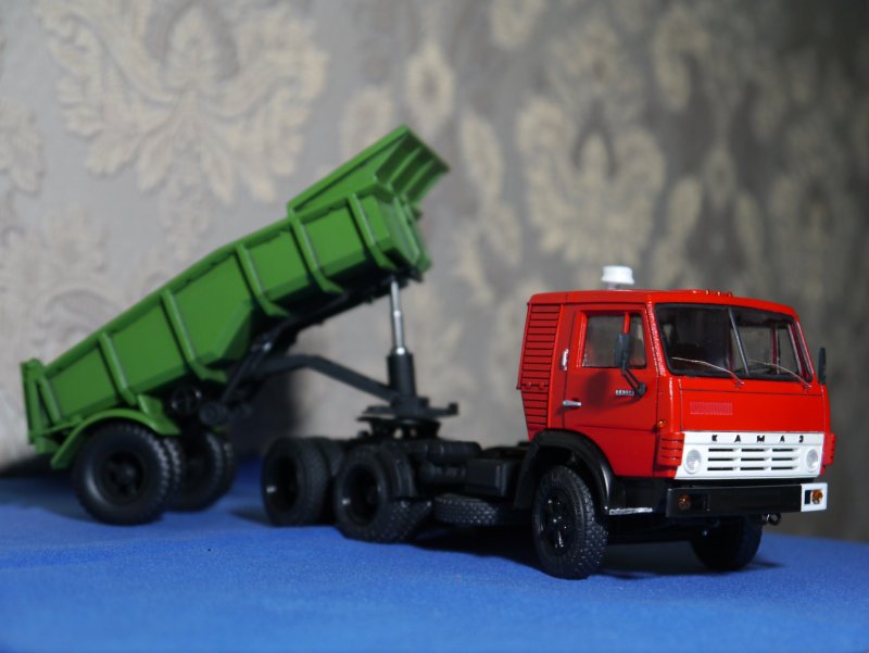 КАМАЗ 54112 С полуприцепом 1:43