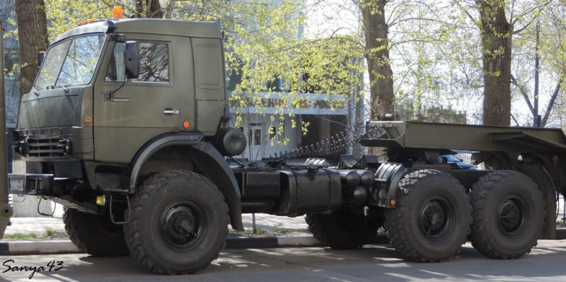 КАМАЗ 44108 военный тягач