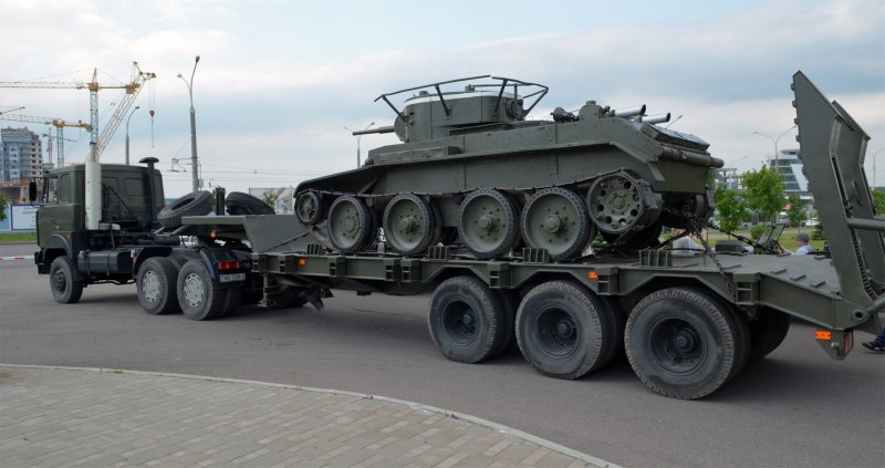 МАЗ трал военный