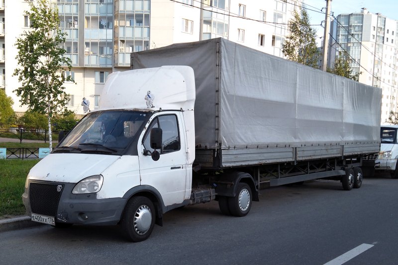 ГАЗ 2409 С полуприцепом САЗ 9459