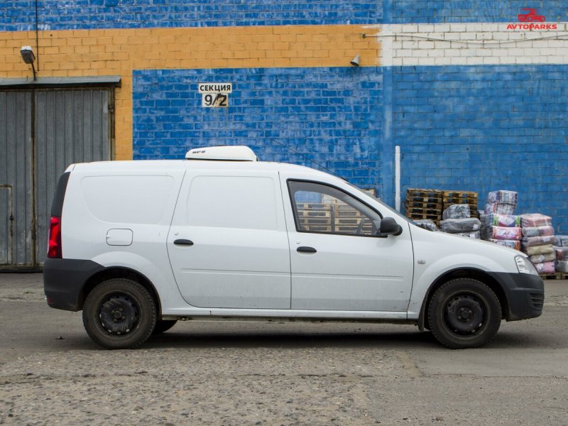 Lada Largus White