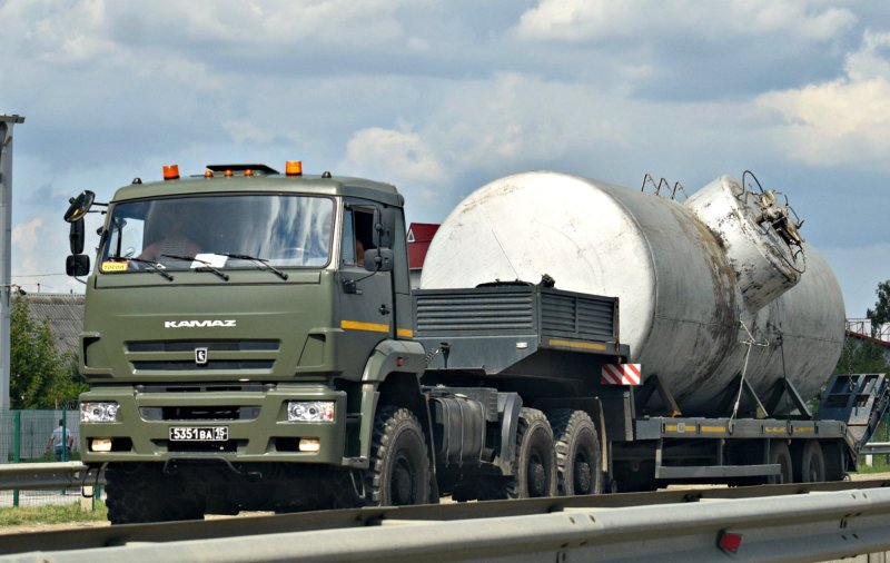 КАМАЗ 65221 С тралом