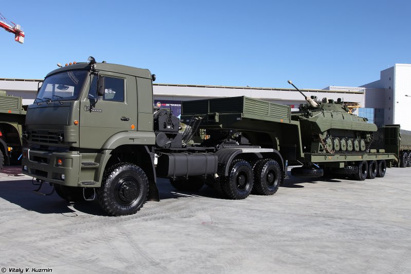 КАМАЗ-65225 седельный тягач военный