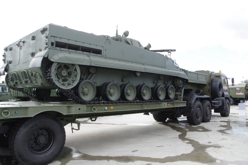 Военный полуприцеп ЧМЗАП-9990