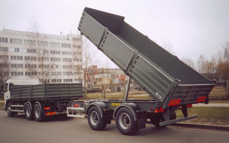 Самосвальный прицеп 85311