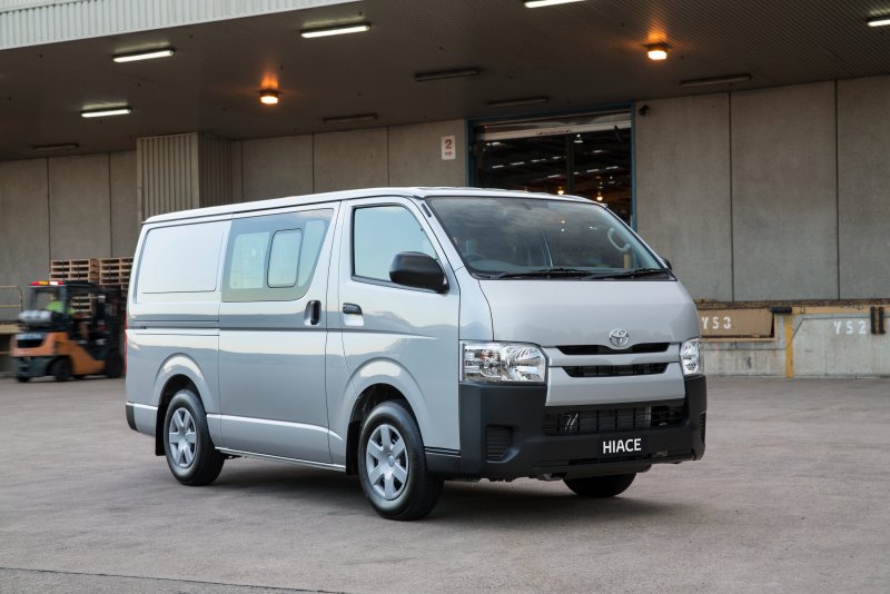 Toyota Hiace 2010 года