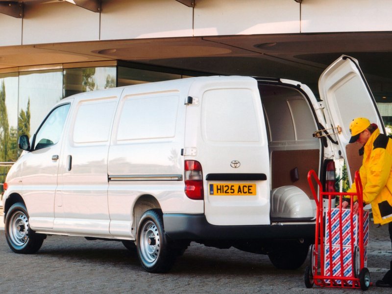 Toyota Hiace van: фургон