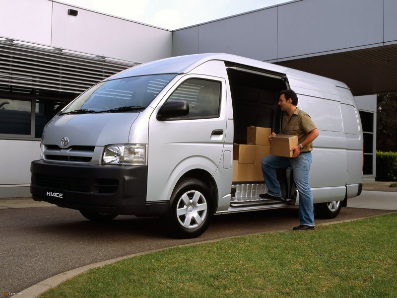 Toyota Hiace LWB van 2006