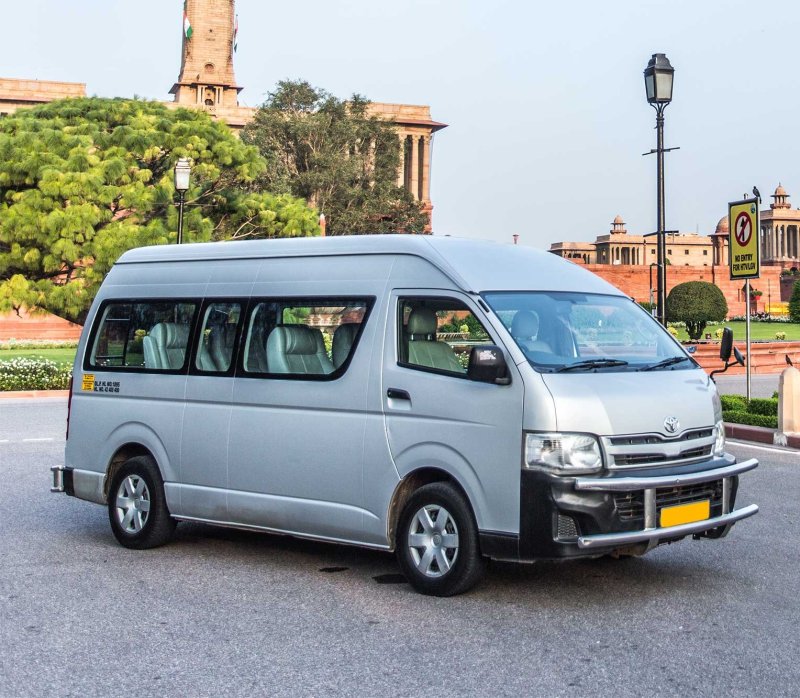 Тойота Hiace Commuter
