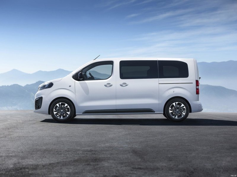 Опель Zafira Life 2019