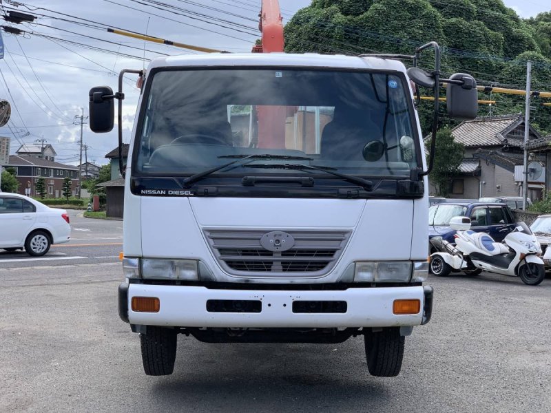 Nissan Diesel Condor 2003