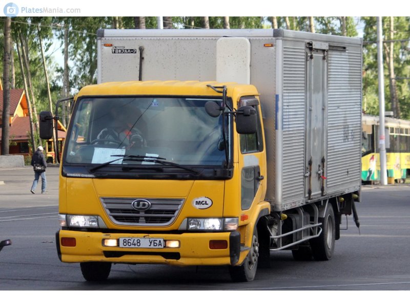Nissan Diesel Condor mk251