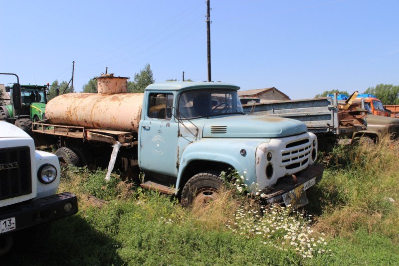 ЗИЛ 131 молоковоз