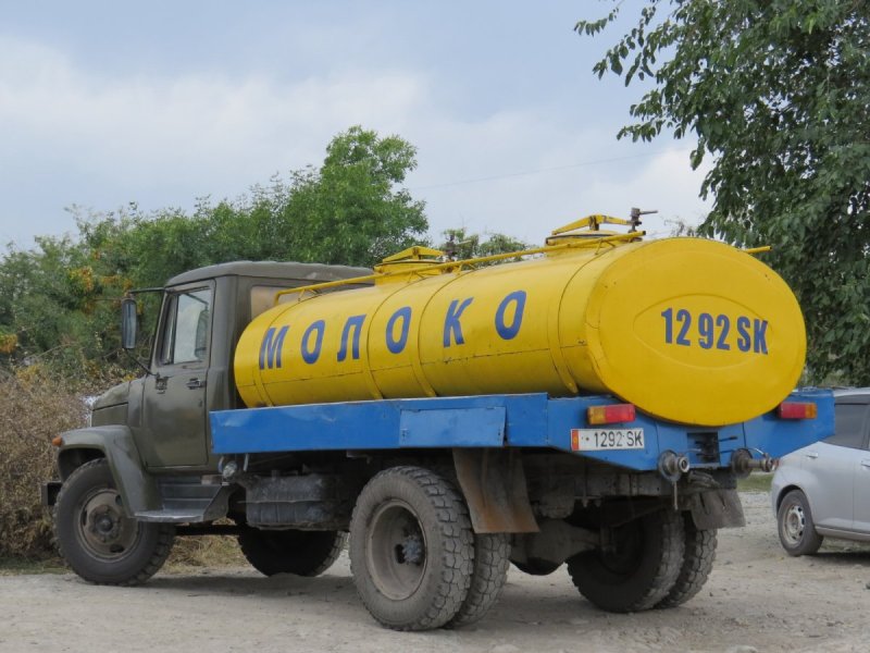ГАЗ 3306 молоковоз