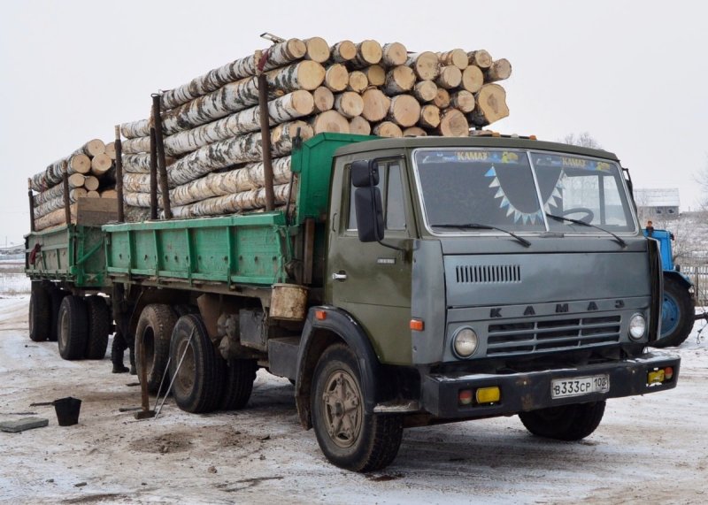 КАМАЗ 55102 груженый