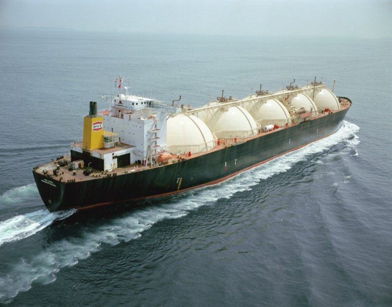 Внутри танкера газовоза