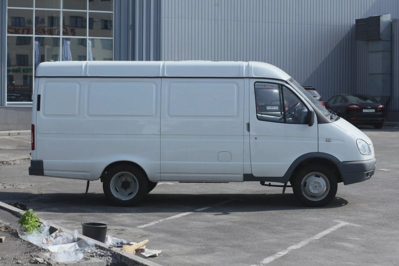Грузовой фургон цельнометаллический ГАЗ-2705