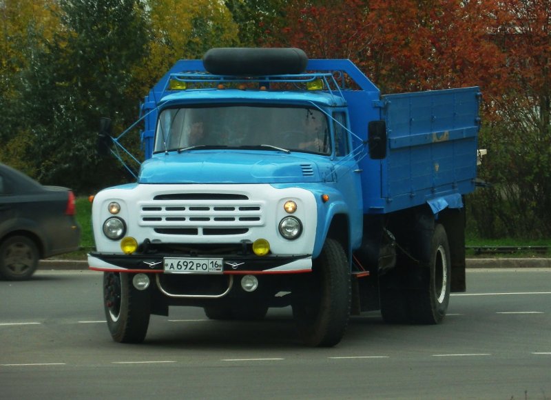 Грузовик ЗИЛ 130 бортовой