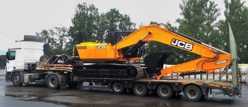 Экскаватор JCB 360 на трале